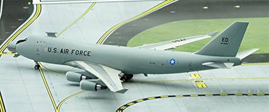Amazon | INFLIGHT 1:200 完成品 U.S. Air Force for Boeing 747